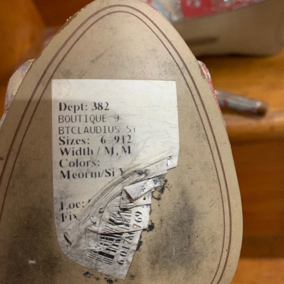 Woman’s Boutique 9 Shoes, Size 6 - Picture 3 of 5